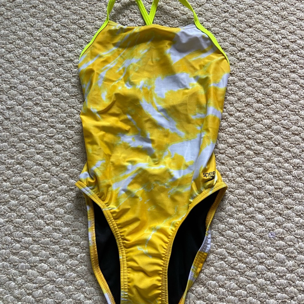 Speedo women’s yellow and white one piece swimsuit size 30